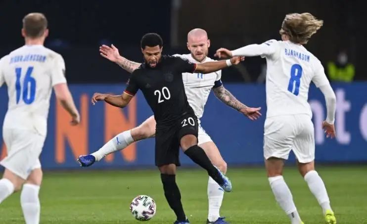 乐竞体育官网- 乌迪内斯门将屡献神扑，零封领头羊那不勒斯  